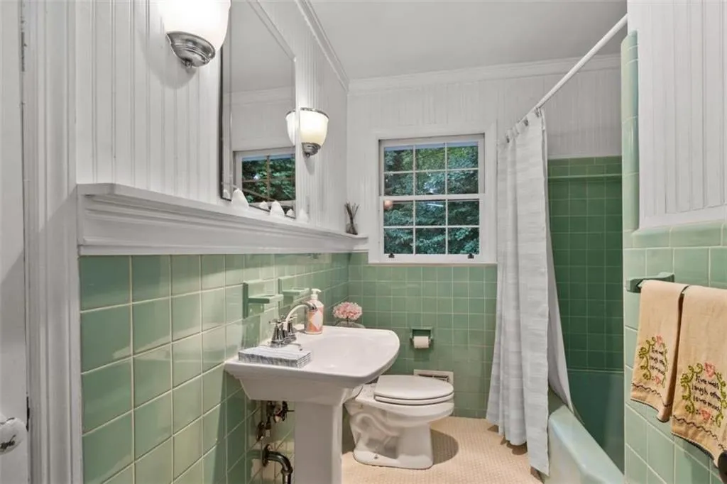 465 Forest Hills Drive, Sandy Springs, Georgia 30342, 4 Bedrooms Bedrooms, ,3 BathroomsBathrooms,Residential,For Sale,465 Forest Hills Drive,7628928