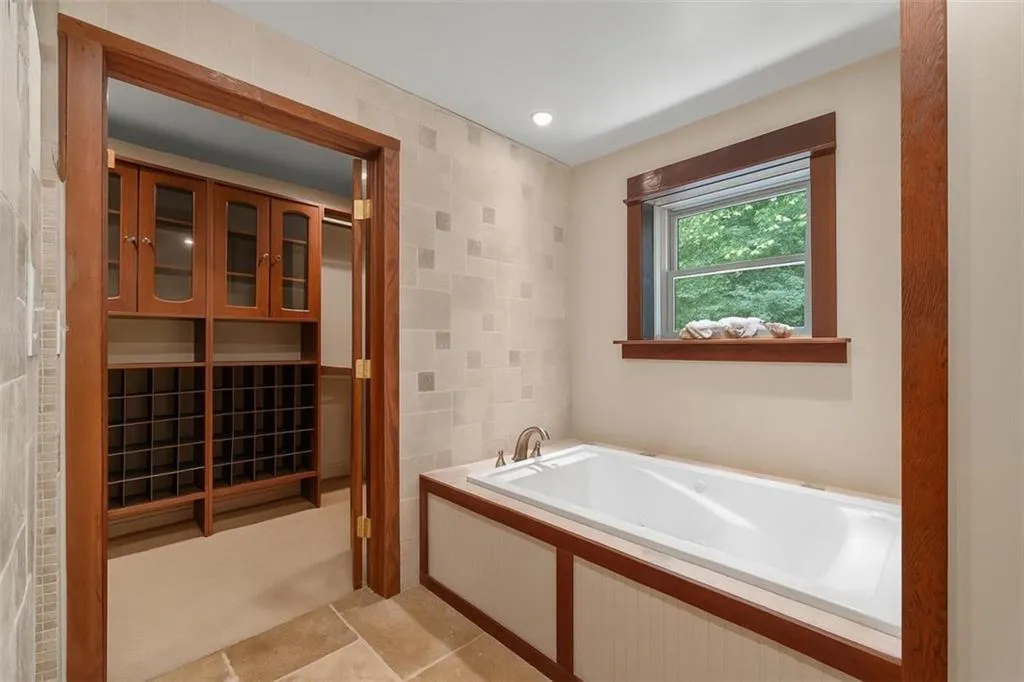 465 Forest Hills Drive, Sandy Springs, Georgia 30342, 4 Bedrooms Bedrooms, ,3 BathroomsBathrooms,Residential,For Sale,465 Forest Hills Drive,7628928