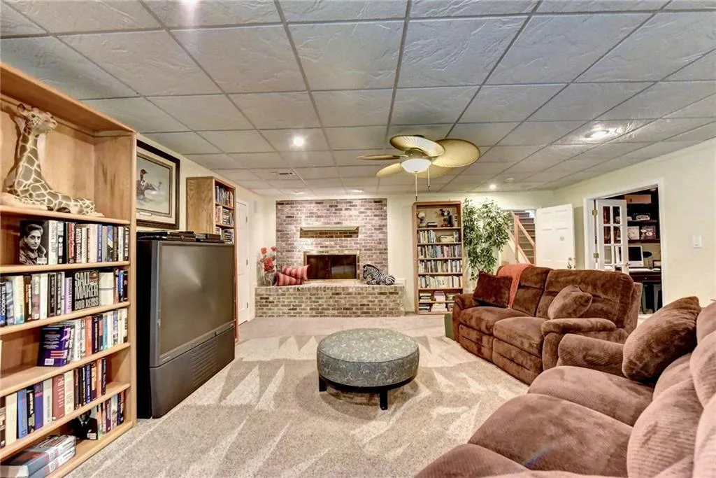 5099 Powers Ferry Road, Atlanta, Georgia 30327, 4 Bedrooms Bedrooms, ,3 BathroomsBathrooms,Residential,Sold,5099 Powers Ferry Road,6752008