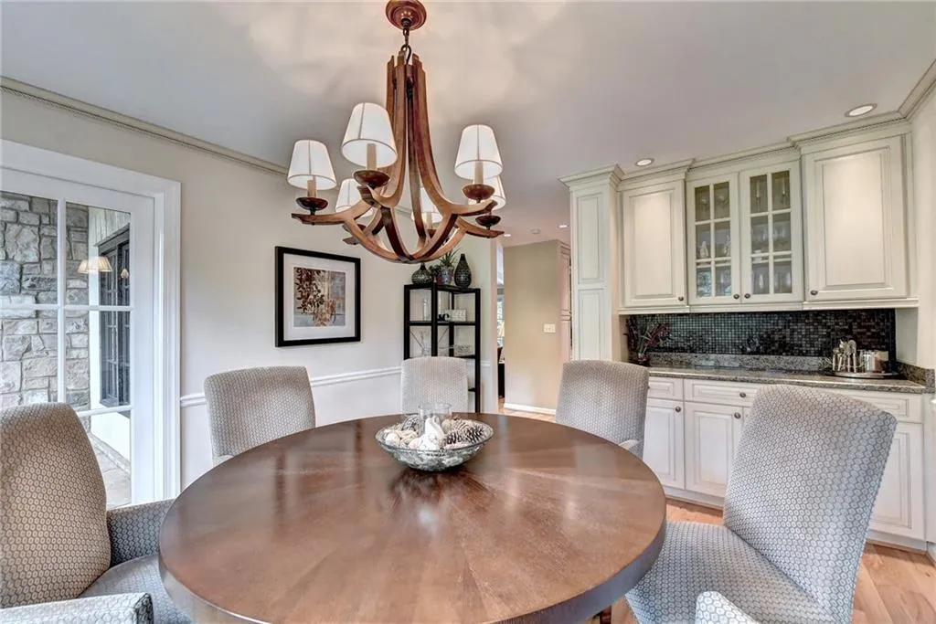 5099 Powers Ferry Road, Atlanta, Georgia 30327, 4 Bedrooms Bedrooms, ,3 BathroomsBathrooms,Residential,Sold,5099 Powers Ferry Road,6752008