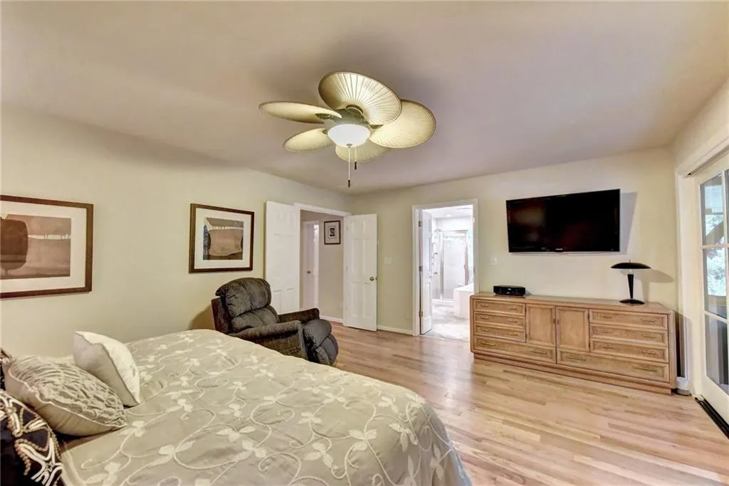 5099 Powers Ferry Road, Atlanta, Georgia 30327, 4 Bedrooms Bedrooms, ,3 BathroomsBathrooms,Residential,Sold,5099 Powers Ferry Road,6752008