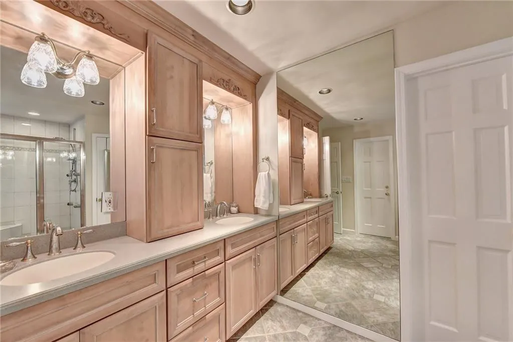 5099 Powers Ferry Road, Atlanta, Georgia 30327, 4 Bedrooms Bedrooms, ,3 BathroomsBathrooms,Residential,Sold,5099 Powers Ferry Road,6752008