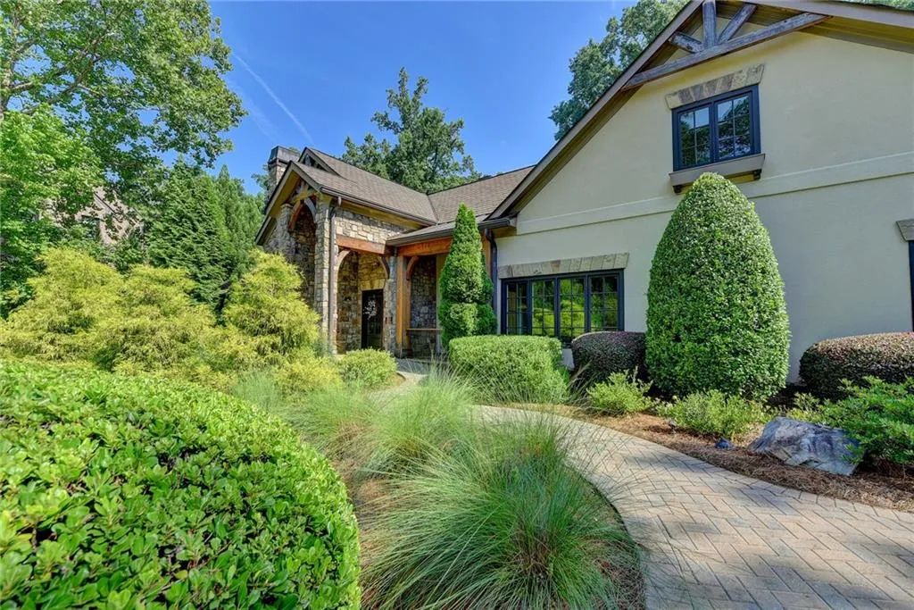 5099 Powers Ferry Road, Atlanta, Georgia 30327, 4 Bedrooms Bedrooms, ,3 BathroomsBathrooms,Residential,Sold,5099 Powers Ferry Road,6752008