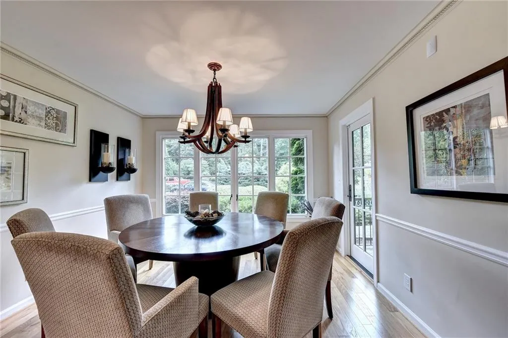 5099 Powers Ferry Road, Atlanta, Georgia 30327, 4 Bedrooms Bedrooms, ,3 BathroomsBathrooms,Residential,Sold,5099 Powers Ferry Road,6752008