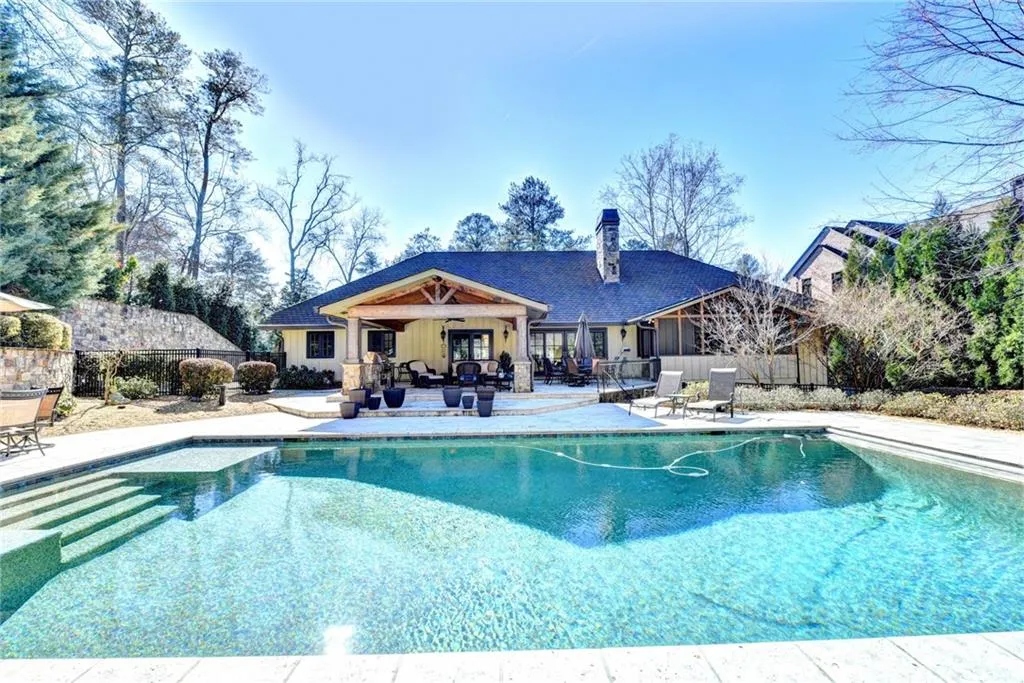 5099 Powers Ferry Road, Atlanta, Georgia 30327, 4 Bedrooms Bedrooms, ,3 BathroomsBathrooms,Residential,Sold,5099 Powers Ferry Road,6752008
