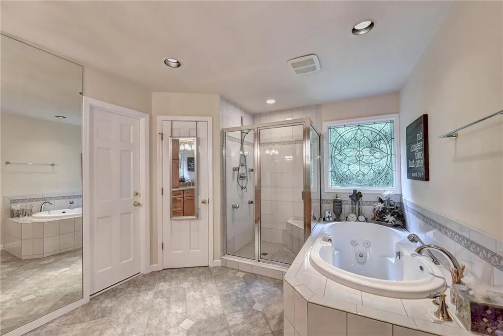 5099 Powers Ferry Road, Atlanta, Georgia 30327, 4 Bedrooms Bedrooms, ,3 BathroomsBathrooms,Residential,Sold,5099 Powers Ferry Road,6752008