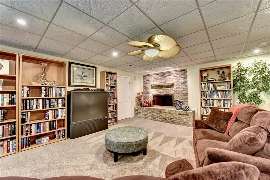 5099 Powers Ferry Road, Atlanta, Georgia 30327, 4 Bedrooms Bedrooms, ,3 BathroomsBathrooms,Residential,Sold,5099 Powers Ferry Road,6752008