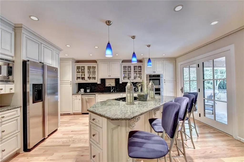 5099 Powers Ferry Road, Atlanta, Georgia 30327, 4 Bedrooms Bedrooms, ,3 BathroomsBathrooms,Residential,Sold,5099 Powers Ferry Road,6752008