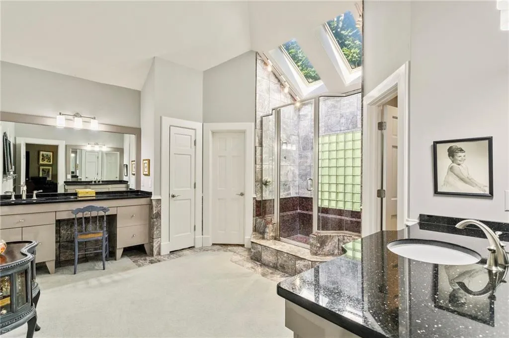 8885 Buckhorn, Sandy Springs, Georgia 30350, 4 Bedrooms Bedrooms, ,3 BathroomsBathrooms,Residential,Sold,8885 Buckhorn,6759113