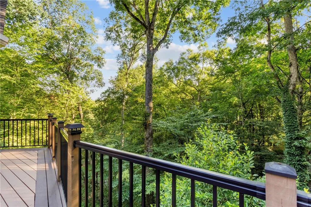 8885 Buckhorn, Sandy Springs, Georgia 30350, 4 Bedrooms Bedrooms, ,3 BathroomsBathrooms,Residential,Sold,8885 Buckhorn,6759113