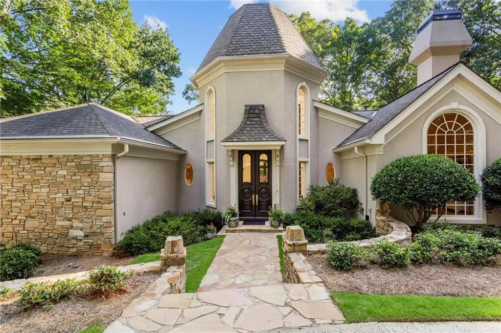 8885 Buckhorn, Sandy Springs, Georgia 30350, 4 Bedrooms Bedrooms, ,3 BathroomsBathrooms,Residential,Sold,8885 Buckhorn,6759113