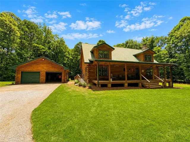 1120 Ridgewood Drive, Pendergrass, Georgia 30567