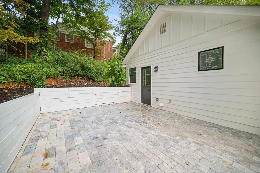 5608 Sherrell, Atlanta, Georgia 30342, 4 Bedrooms Bedrooms, ,3 BathroomsBathrooms,Residential,Sold,5608 Sherrell,6786333
