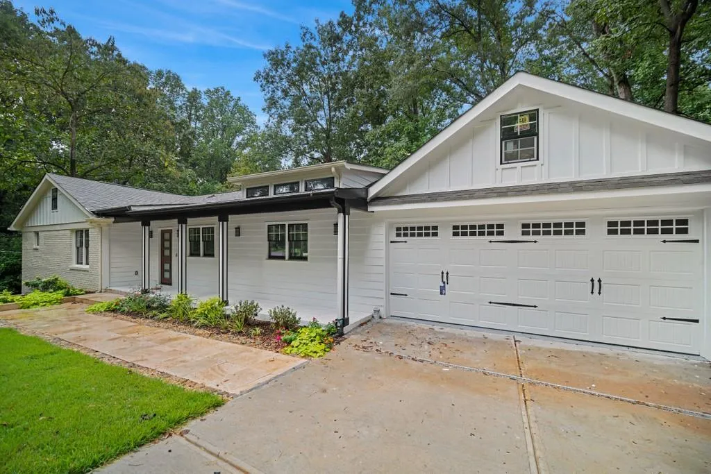 5608 Sherrell, Atlanta, Georgia 30342, 4 Bedrooms Bedrooms, ,3 BathroomsBathrooms,Residential,Sold,5608 Sherrell,6786333