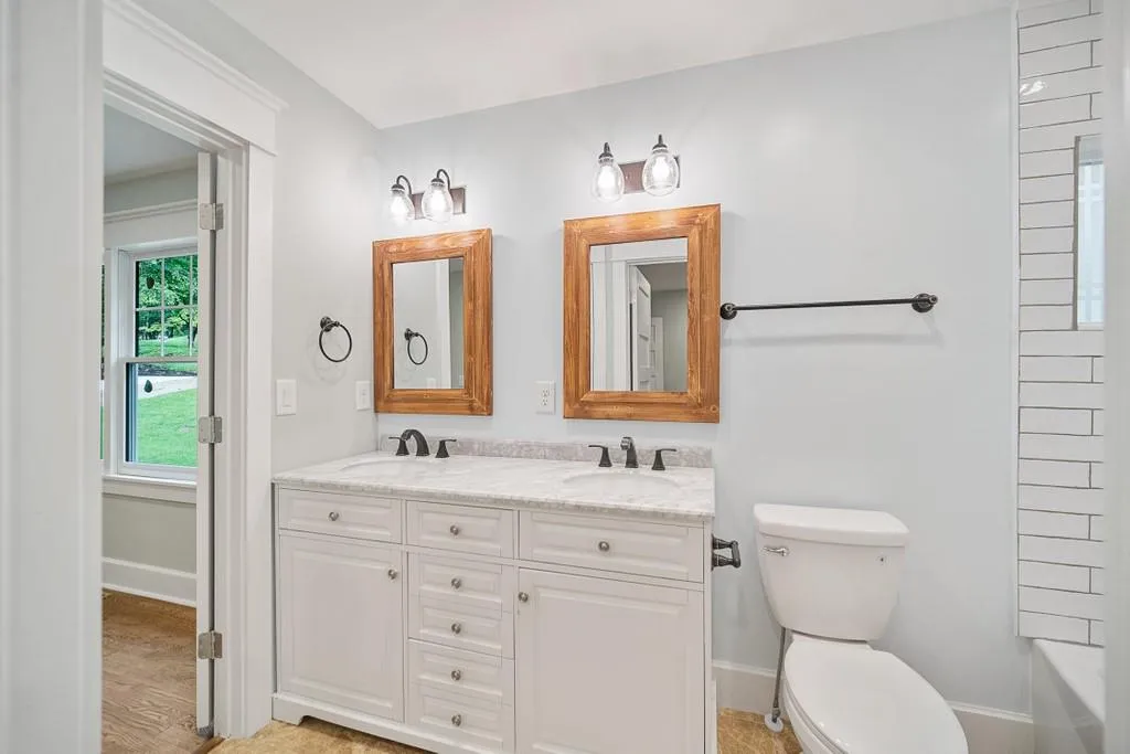 5608 Sherrell, Atlanta, Georgia 30342, 4 Bedrooms Bedrooms, ,3 BathroomsBathrooms,Residential,Sold,5608 Sherrell,6786333