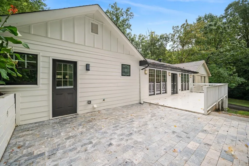 5608 Sherrell, Atlanta, Georgia 30342, 4 Bedrooms Bedrooms, ,3 BathroomsBathrooms,Residential,Sold,5608 Sherrell,6786333