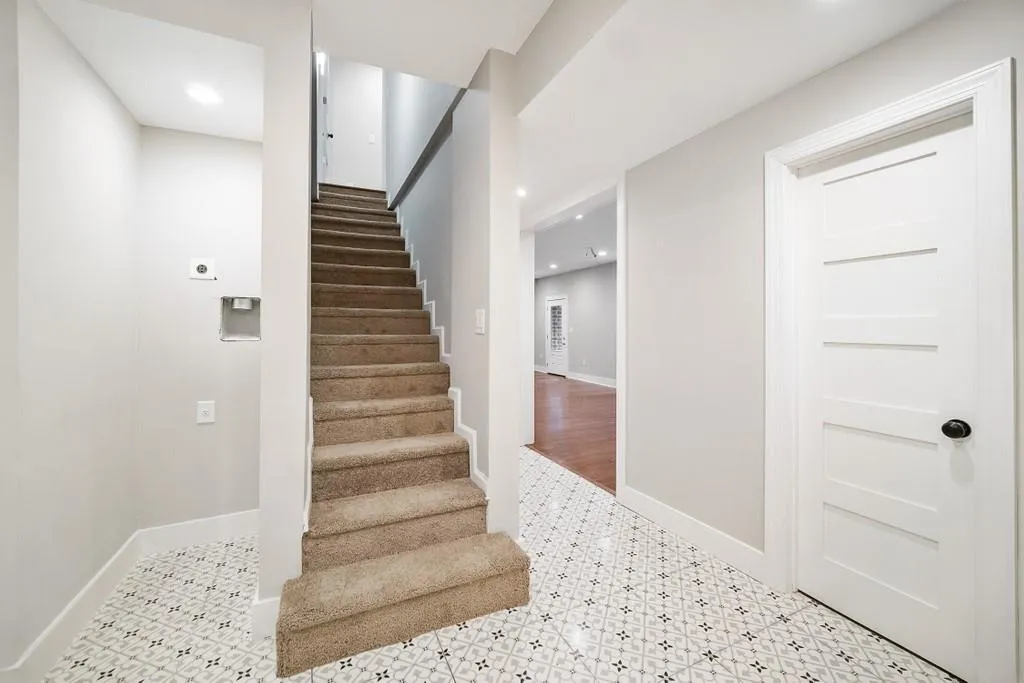 5608 Sherrell, Atlanta, Georgia 30342, 4 Bedrooms Bedrooms, ,3 BathroomsBathrooms,Residential,Sold,5608 Sherrell,6786333