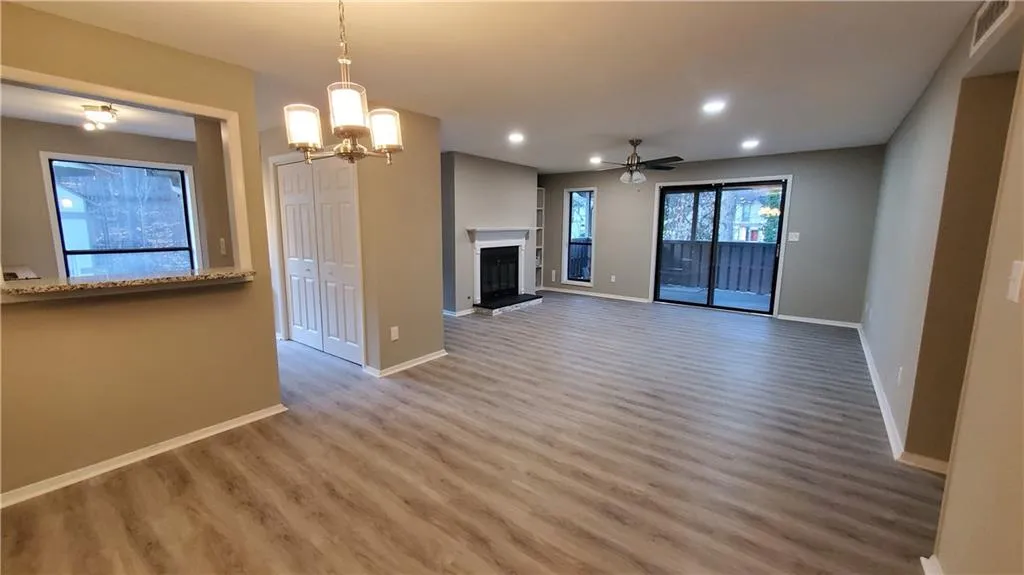 1604 Woodcliff Drive, Sandy Springs, Georgia 30350, 2 Bedrooms Bedrooms, ,2 BathroomsBathrooms,Residential,Sold,1604 Woodcliff Drive,6690015