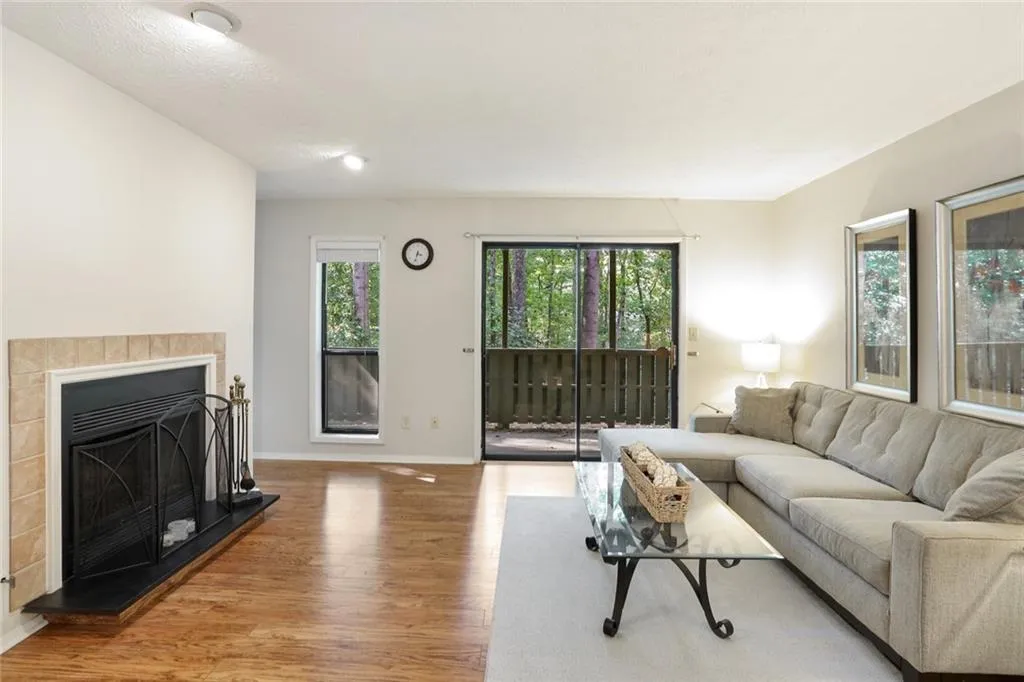 805 Woodcliff Drive, Sandy Springs, Georgia 30350, 2 Bedrooms Bedrooms, ,1 BathroomBathrooms,Residential,Sold,805 Woodcliff Drive,6626213