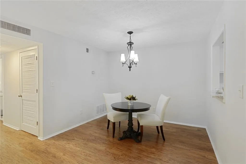 805 Woodcliff Drive, Sandy Springs, Georgia 30350, 2 Bedrooms Bedrooms, ,1 BathroomBathrooms,Residential,Sold,805 Woodcliff Drive,6626213