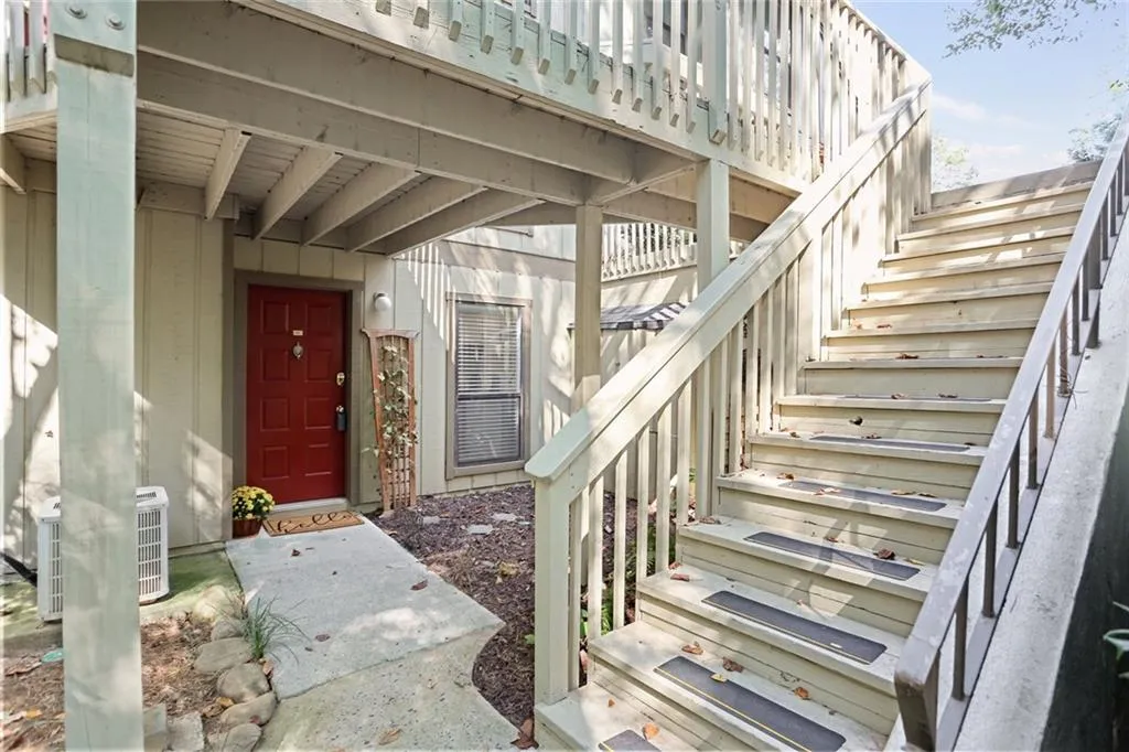 805 Woodcliff Drive, Sandy Springs, Georgia 30350, 2 Bedrooms Bedrooms, ,1 BathroomBathrooms,Residential,Sold,805 Woodcliff Drive,6626213