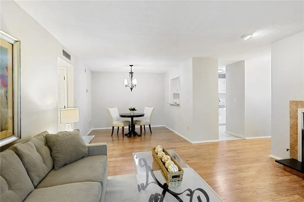 805 Woodcliff Drive, Sandy Springs, Georgia 30350, 2 Bedrooms Bedrooms, ,1 BathroomBathrooms,Residential,Sold,805 Woodcliff Drive,6626213