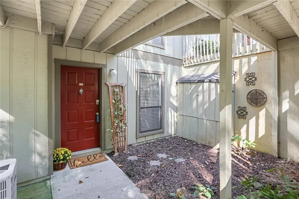 805 Woodcliff Drive, Sandy Springs, Georgia 30350, 2 Bedrooms Bedrooms, ,1 BathroomBathrooms,Residential,Sold,805 Woodcliff Drive,6626213