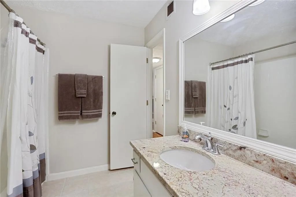 805 Woodcliff Drive, Sandy Springs, Georgia 30350, 2 Bedrooms Bedrooms, ,1 BathroomBathrooms,Residential,Sold,805 Woodcliff Drive,6626213