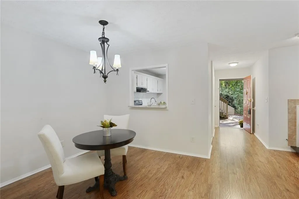 805 Woodcliff Drive, Sandy Springs, Georgia 30350, 2 Bedrooms Bedrooms, ,1 BathroomBathrooms,Residential,Sold,805 Woodcliff Drive,6626213