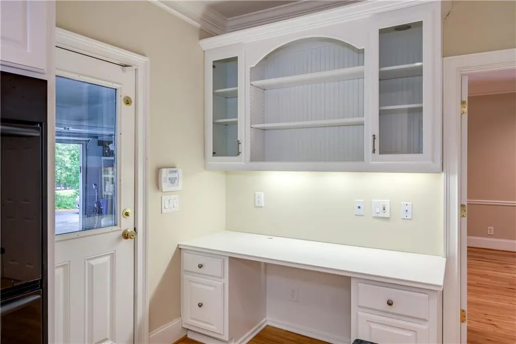 730 Old Post Road, Atlanta, Georgia 30328, 4 Bedrooms Bedrooms, ,3 BathroomsBathrooms,Residential,Sold,730 Old Post Road,6730961