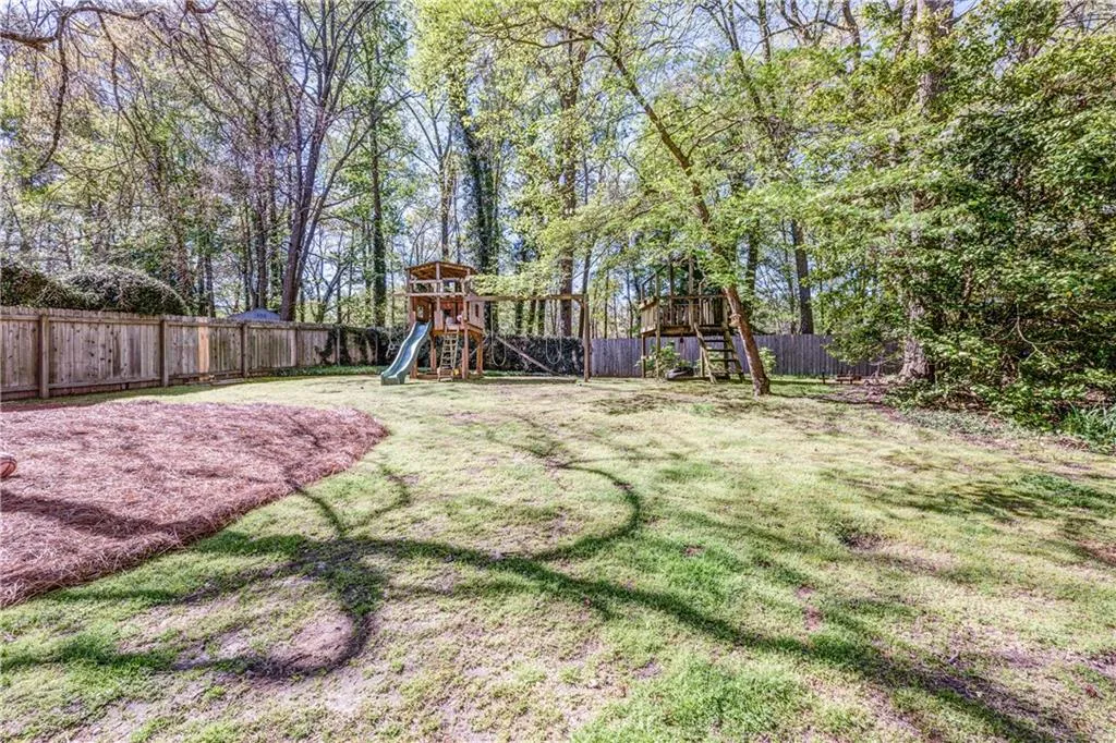 730 Old Post Road, Atlanta, Georgia 30328, 4 Bedrooms Bedrooms, ,3 BathroomsBathrooms,Residential,Sold,730 Old Post Road,6730961