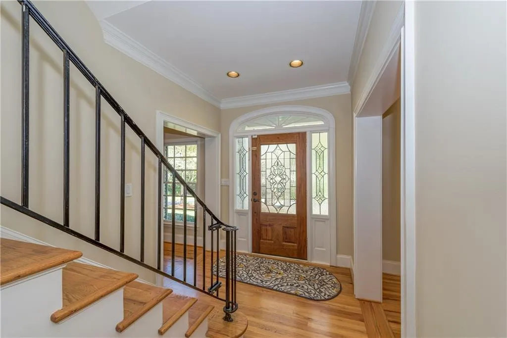 730 Old Post Road, Atlanta, Georgia 30328, 4 Bedrooms Bedrooms, ,3 BathroomsBathrooms,Residential,Sold,730 Old Post Road,6730961