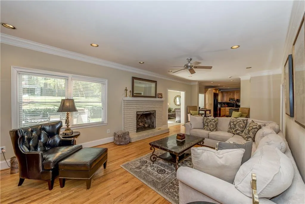 730 Old Post Road, Atlanta, Georgia 30328, 4 Bedrooms Bedrooms, ,3 BathroomsBathrooms,Residential,Sold,730 Old Post Road,6730961