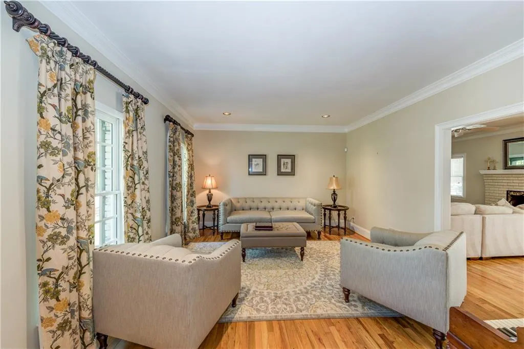 730 Old Post Road, Atlanta, Georgia 30328, 4 Bedrooms Bedrooms, ,3 BathroomsBathrooms,Residential,Sold,730 Old Post Road,6730961