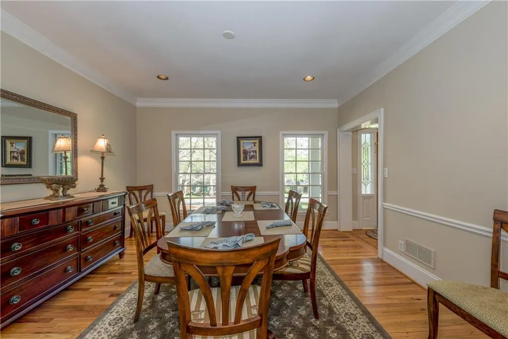 730 Old Post Road, Atlanta, Georgia 30328, 4 Bedrooms Bedrooms, ,3 BathroomsBathrooms,Residential,Sold,730 Old Post Road,6730961