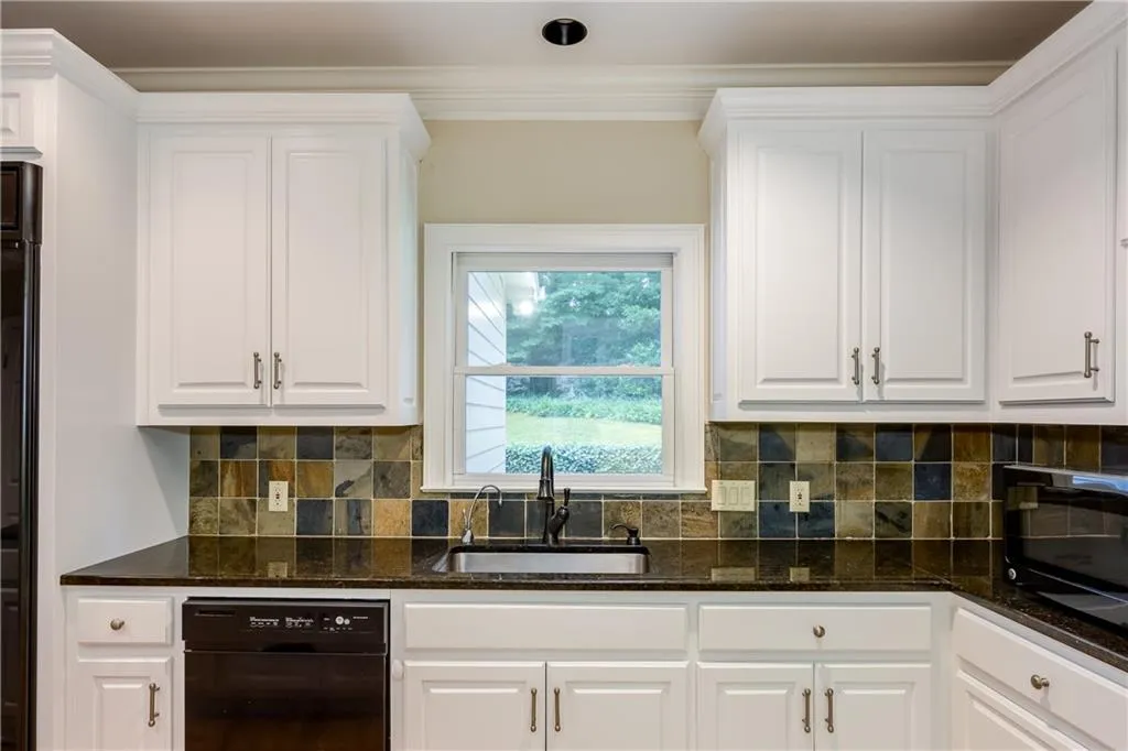 730 Old Post Road, Atlanta, Georgia 30328, 4 Bedrooms Bedrooms, ,3 BathroomsBathrooms,Residential,Sold,730 Old Post Road,6730961