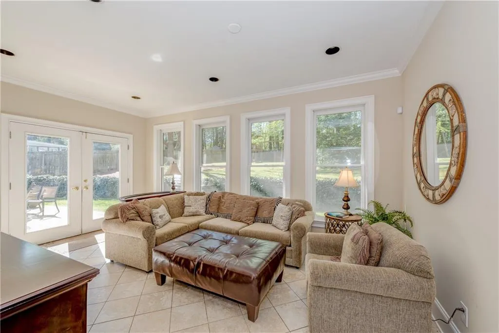 730 Old Post Road, Atlanta, Georgia 30328, 4 Bedrooms Bedrooms, ,3 BathroomsBathrooms,Residential,Sold,730 Old Post Road,6730961