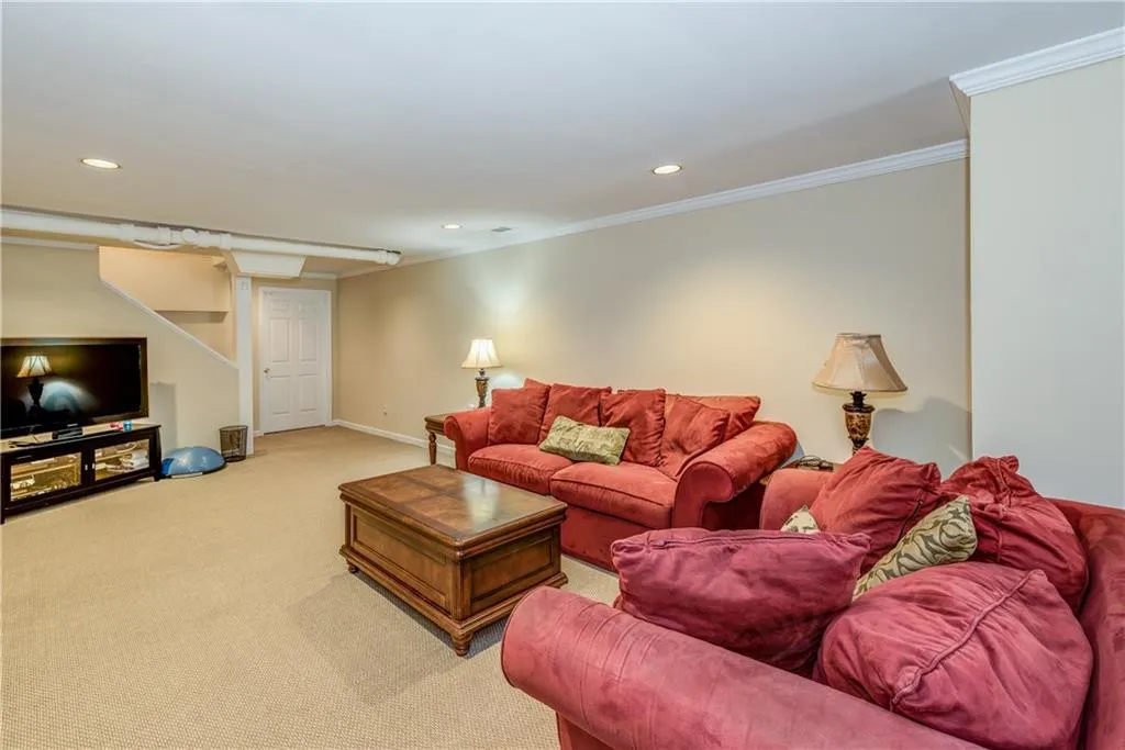 730 Old Post Road, Atlanta, Georgia 30328, 4 Bedrooms Bedrooms, ,3 BathroomsBathrooms,Residential,Sold,730 Old Post Road,6730961