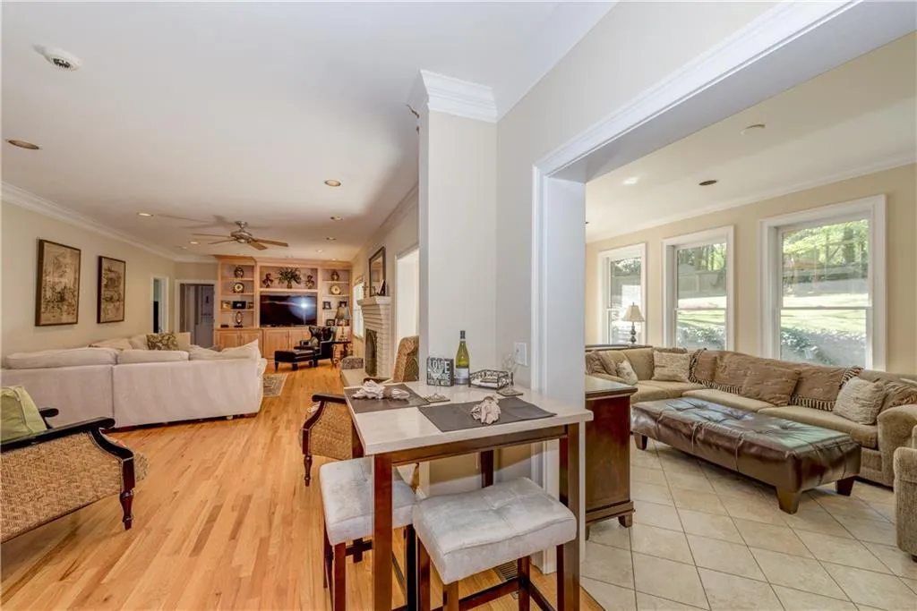 730 Old Post Road, Atlanta, Georgia 30328, 4 Bedrooms Bedrooms, ,3 BathroomsBathrooms,Residential,Sold,730 Old Post Road,6730961