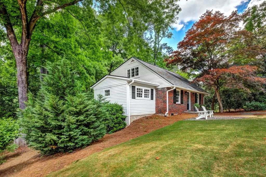 2710 Ridgemore Road Nw, Atlanta, Georgia 30318, 3 Bedrooms Bedrooms, ,2 BathroomsBathrooms,Residential,Sold,2710 Ridgemore Road Nw,6548865