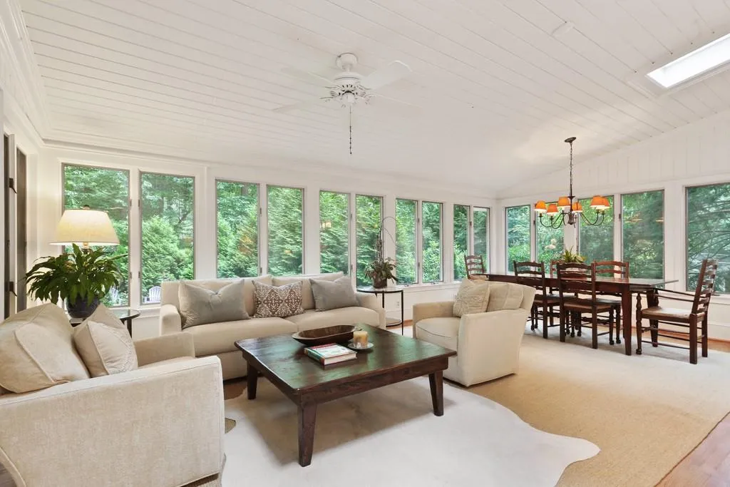 590 Tanacrest Circle, Atlanta, Georgia 30328, 4 Bedrooms Bedrooms, ,3 BathroomsBathrooms,Residential,Sold,590 Tanacrest Circle,6746876