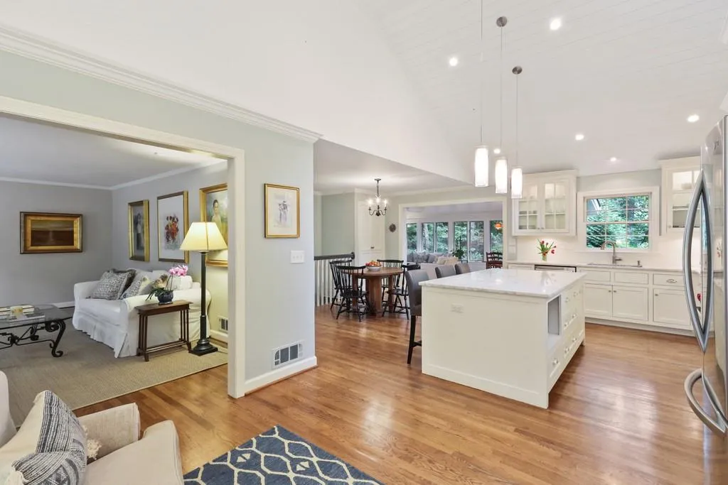 590 Tanacrest Circle, Atlanta, Georgia 30328, 4 Bedrooms Bedrooms, ,3 BathroomsBathrooms,Residential,Sold,590 Tanacrest Circle,6746876