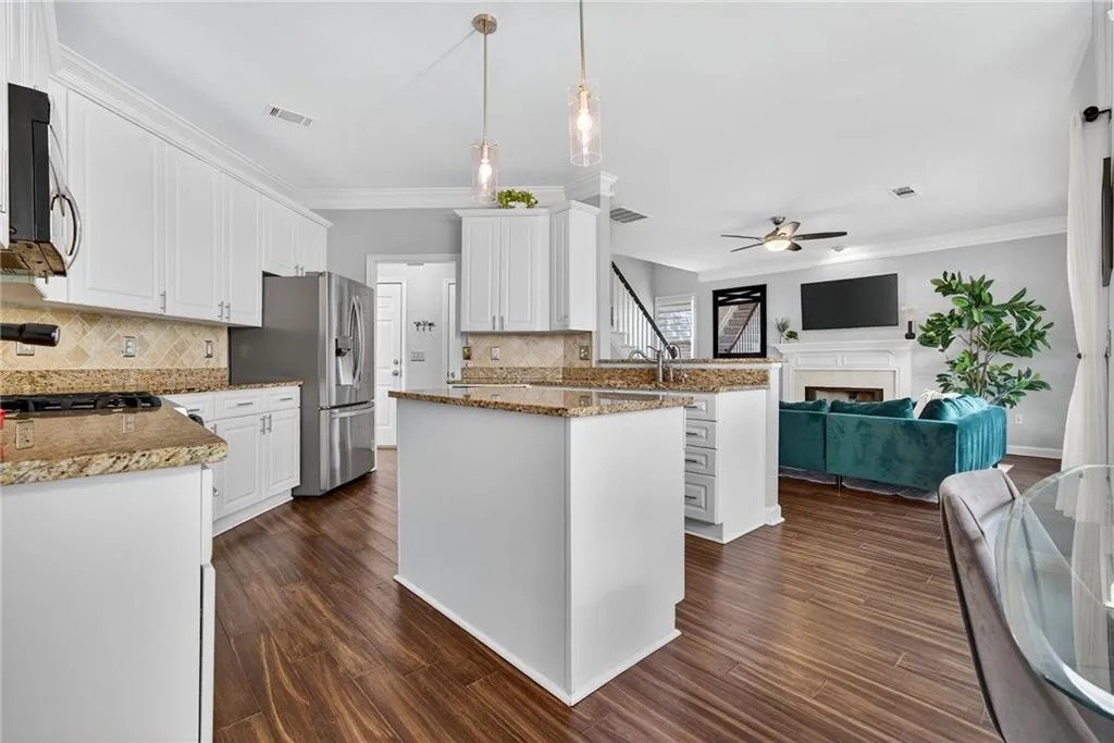 2254 Wayside Drive Ne, Atlanta, Georgia 30319, 3 Bedrooms Bedrooms, ,2 BathroomsBathrooms,Residential,For Sale,2254 Wayside Drive Ne,7634734