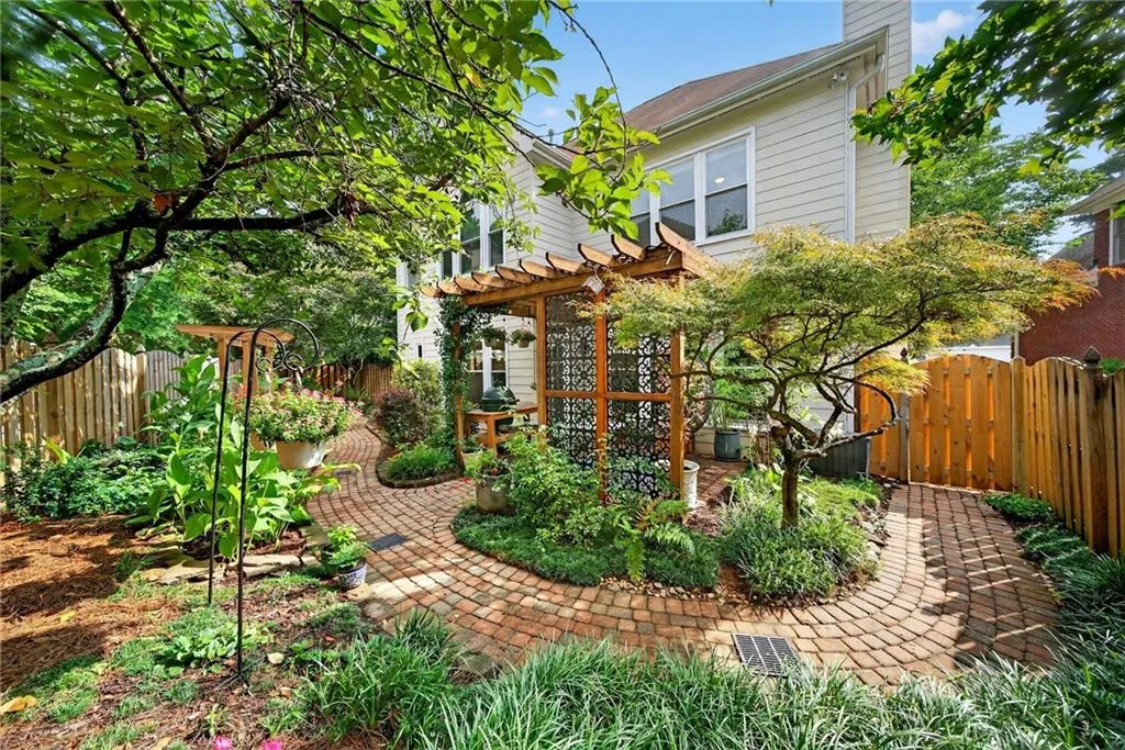2254 Wayside Drive Ne, Atlanta, Georgia 30319, 3 Bedrooms Bedrooms, ,2 BathroomsBathrooms,Residential,For Sale,2254 Wayside Drive Ne,7634734