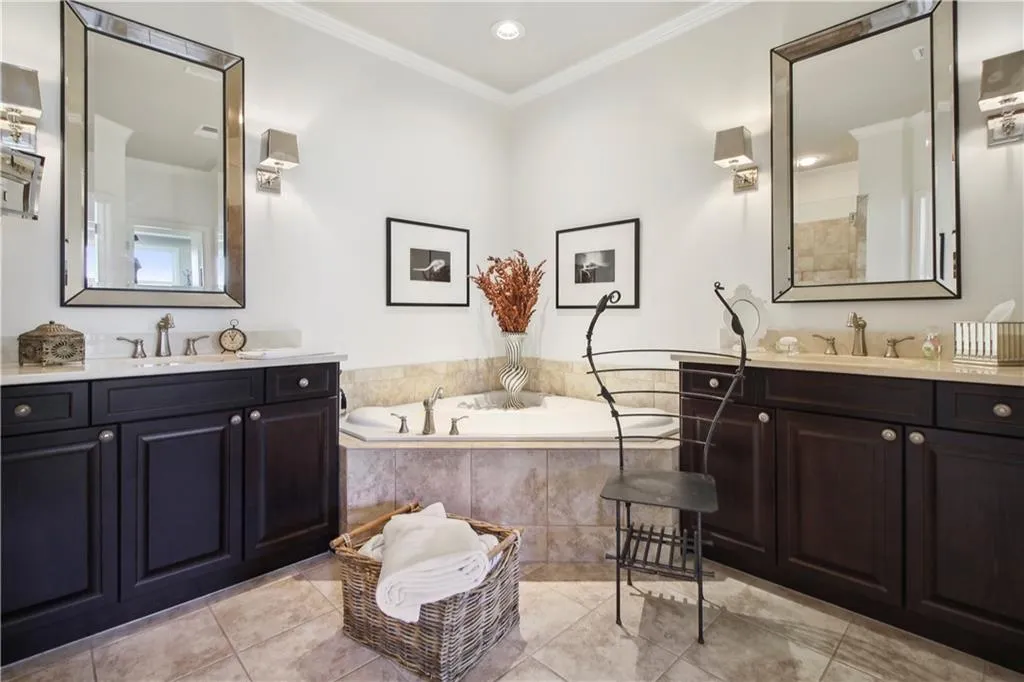 675 Lockton Place, Atlanta, Georgia 30342, 4 Bedrooms Bedrooms, ,4 BathroomsBathrooms,Residential,Sold,675 Lockton Place,7206008