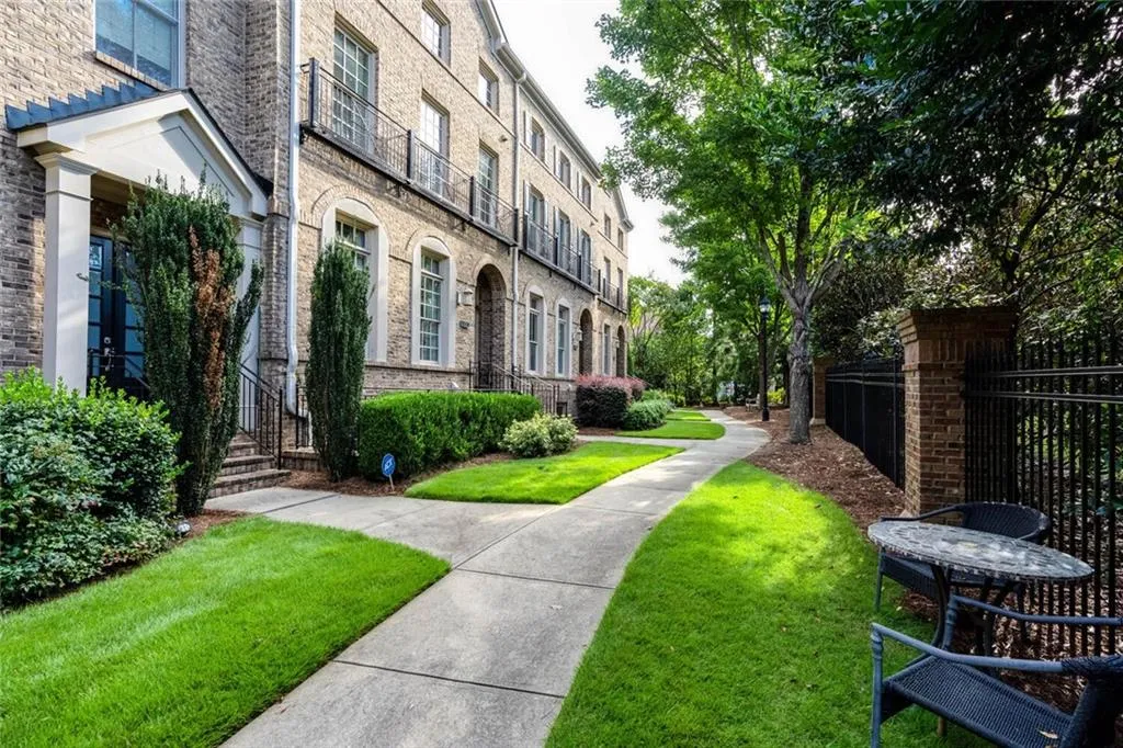 675 Lockton Place, Atlanta, Georgia 30342, 4 Bedrooms Bedrooms, ,4 BathroomsBathrooms,Residential,Sold,675 Lockton Place,7206008