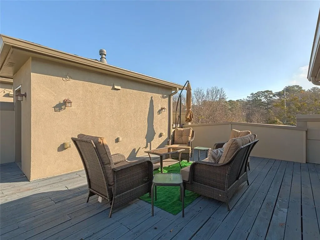 1374 Dutch Valley Place Ne Unit 13, Atlanta, Georgia 30324, 2 Bedrooms Bedrooms, ,2 BathroomsBathrooms,Residential,Sold,1374 Dutch Valley Place Ne Unit 13,5814002