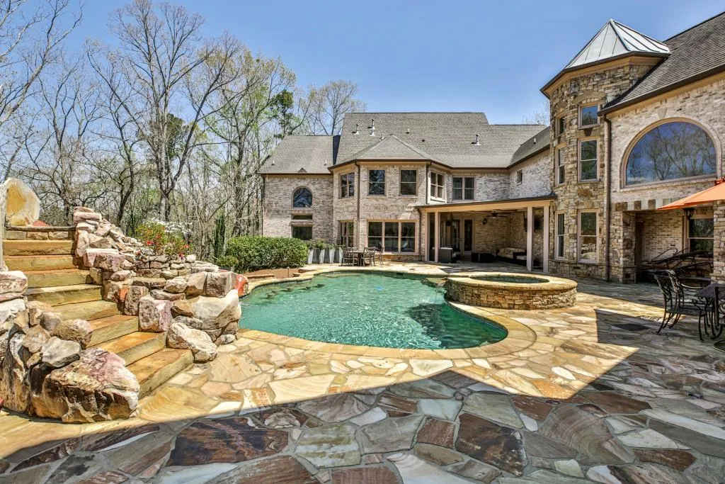 360 Cameron Ridge Drive, Sandy Springs, Georgia 30328, 8 Bedrooms Bedrooms, ,9 BathroomsBathrooms,Residential,Sold,360 Cameron Ridge Drive,6868043