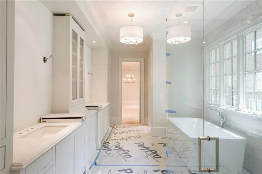 4532 Dudley Lane, Atlanta, Georgia 30327, 5 Bedrooms Bedrooms, ,5 BathroomsBathrooms,Residential,Sold,4532 Dudley Lane,5994212