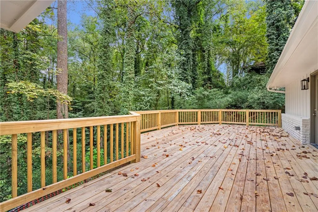 4955 Powers Ferry Road, Sandy Springs, Georgia 30327, 5 Bedrooms Bedrooms, ,3 BathroomsBathrooms,Residential,For Sale,4955 Powers Ferry Road,7678062